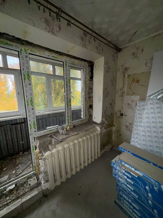 срочно продам 2 ух ком кв. 9600 без ремонта