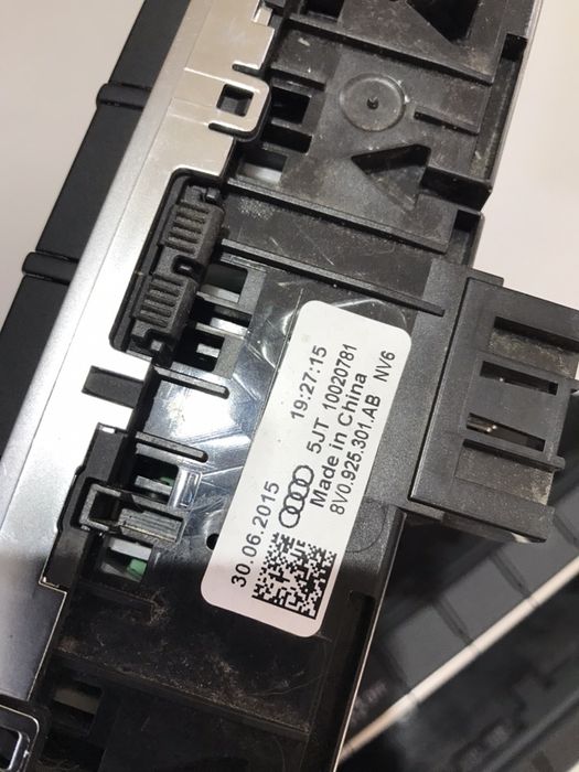 panou comanda audi a3 8v