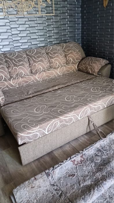Продам диван в новом состоянии !