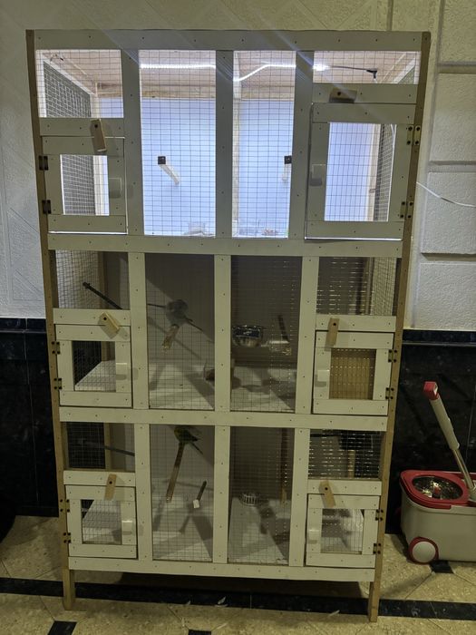 Qafas sotiladi valer