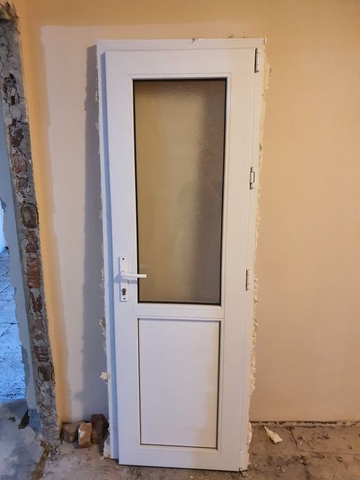 Ușă termopan PVC albă cu geam mat