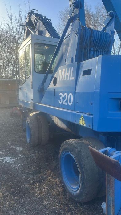 Продается Fuchs MHL 320