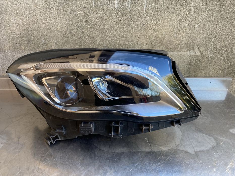Far dreapta full led Mercedes Benz GLA W156 cu defect