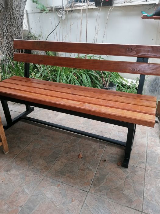 Изработка на градински пейки