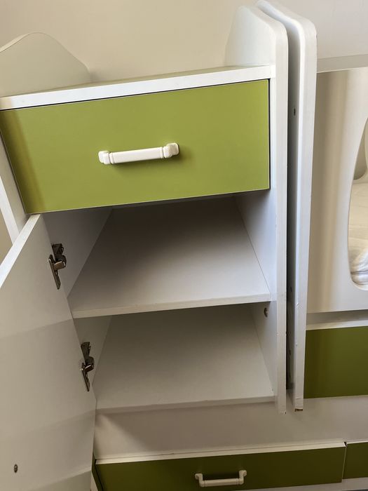 Манеж сатылады жастықтарымен