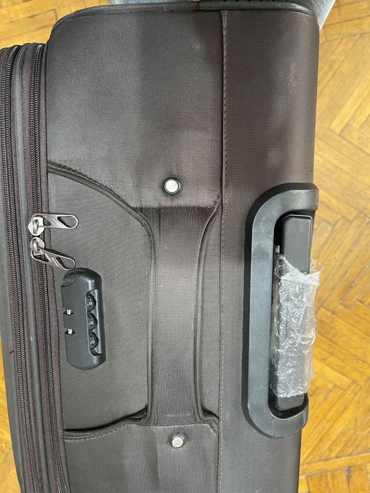 Дорожный чемодан