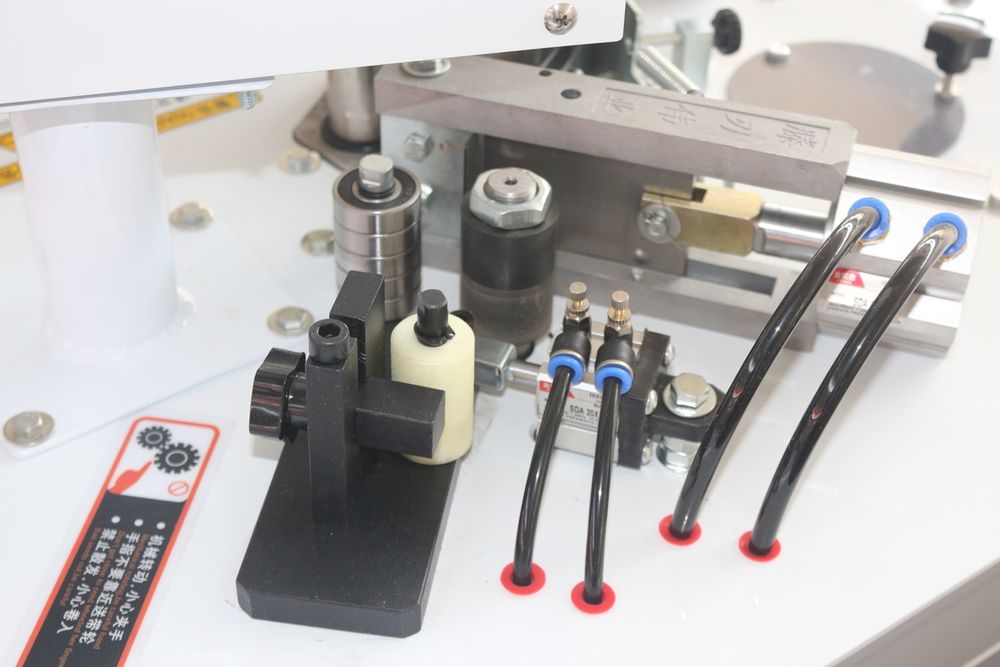 Кромкооблицовочный станок DELTAMACHINERY DM-115