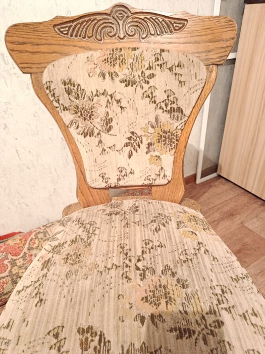 Продам стулья деревянные