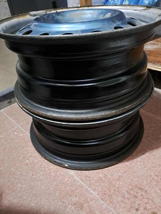 Диски железные комплект продам срочно