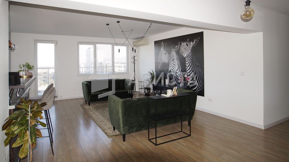 Просторен четиристаен апартамент в Младост 4