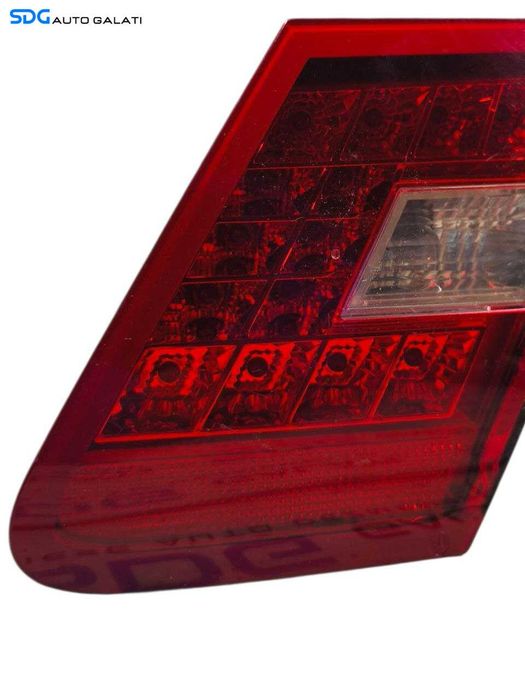 Lampa Stop Tripla Dreapta de pe Haion Mercedes Clasa E Class W212 2008 - 2016 Cod 483622R 483682R [LR1642]