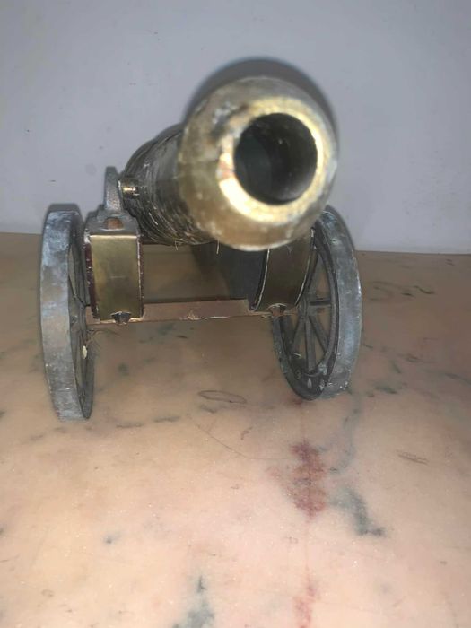 Tun cu teava din bronz