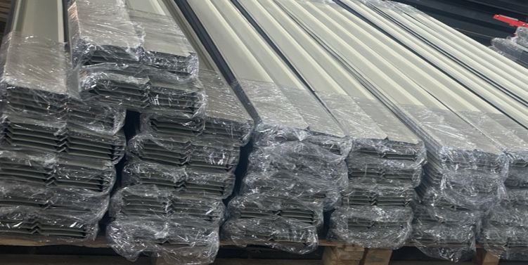 Металлосойдинг фасадный стык