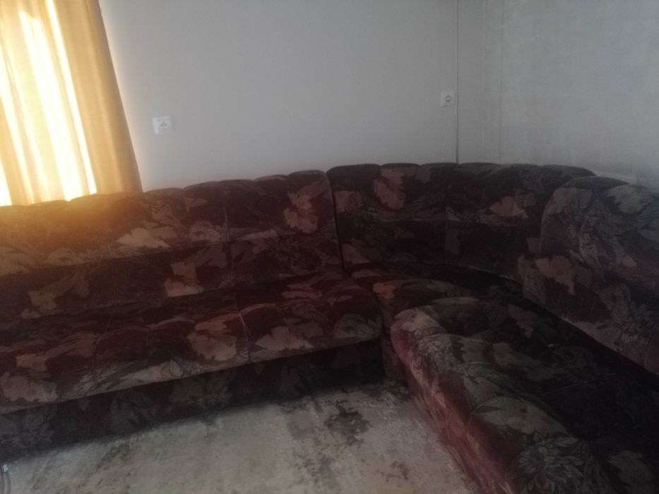 Ъглов диван на символична цена