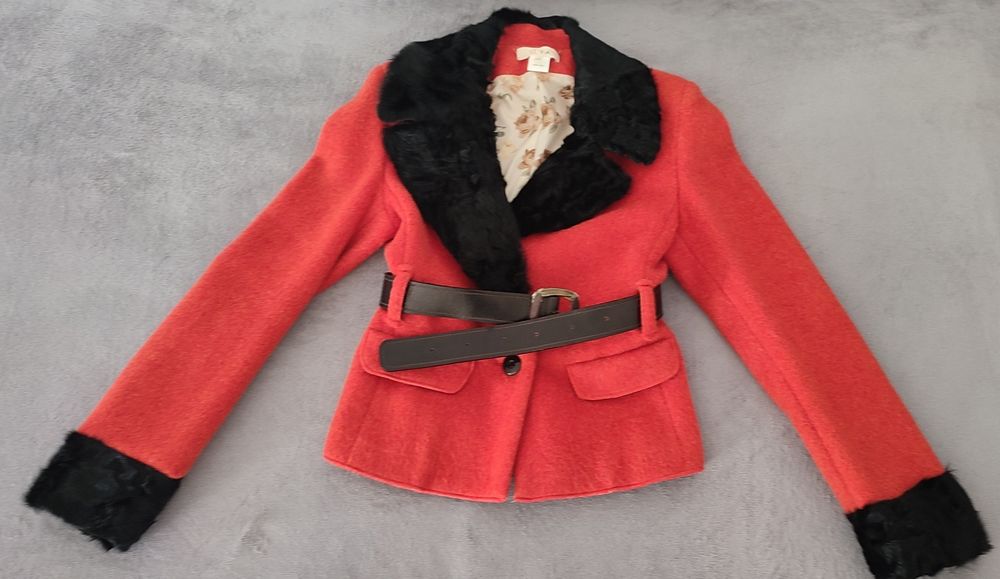 Jachetă elegantă de lână Venera Arapu – colecția Viva, mărimea 38