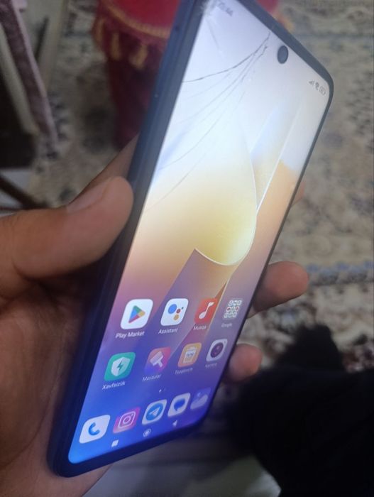 Redmi not 11 ekran ozgina singan