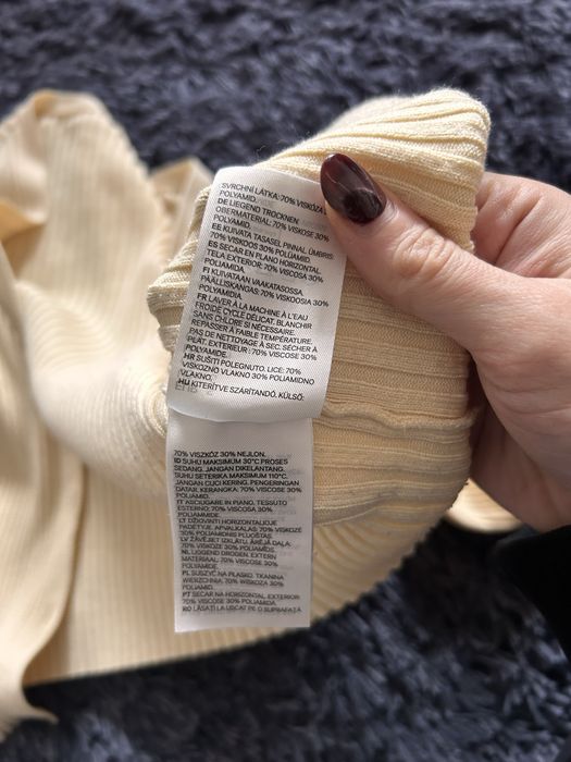 Жилетка на h&m.