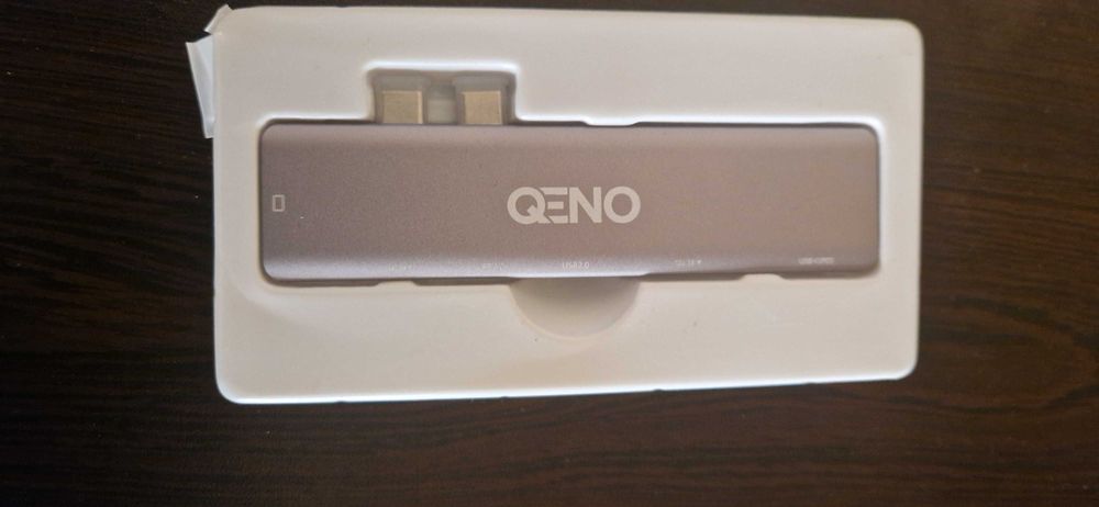Hub USB 7 in 1 Qeno pentru Macbook