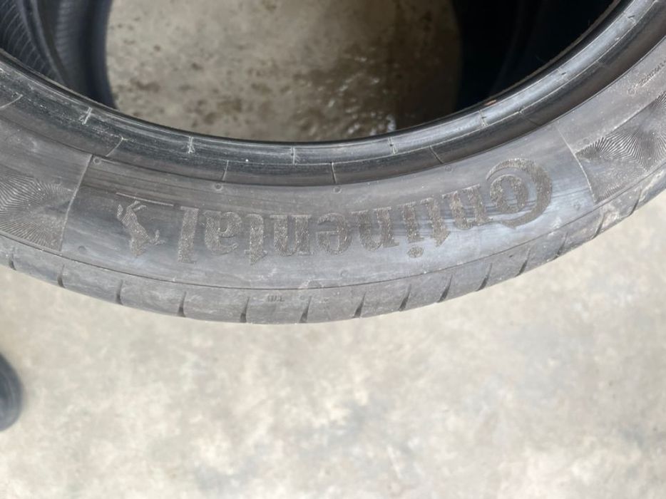 vând 2 anvelope 245/40/19 continental de vară ca noi