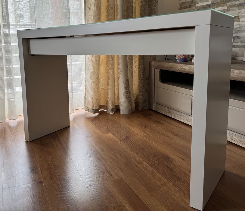Masa de machiaj Ikea