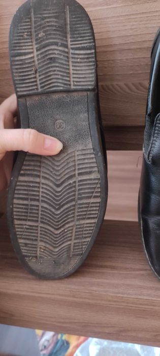Продам школьные туфли на подростка