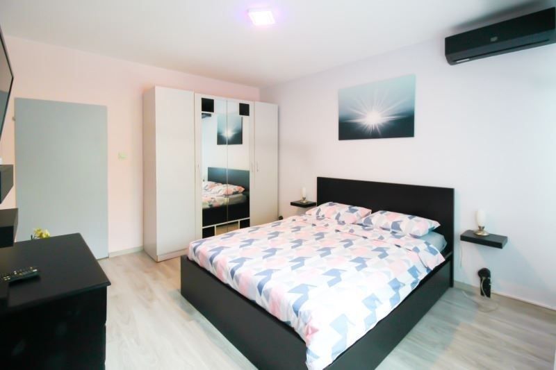 Дава се под наем Тристаен апартамент в София, Света Троица - 99 кв.м за 846.6 € - Снимка #4