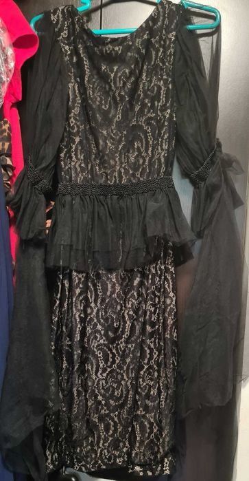 Roche neagra de ocazie, din dantela si tul, purtata o singura data.