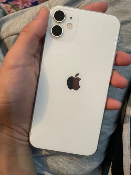 Продам Айфон 11