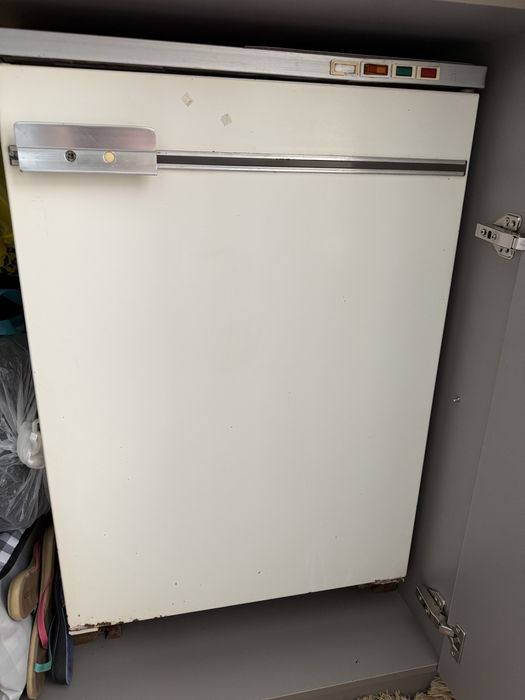 Продам морозильную камеру