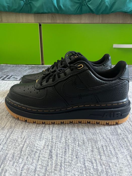 Nike Air Force 1 Luxe