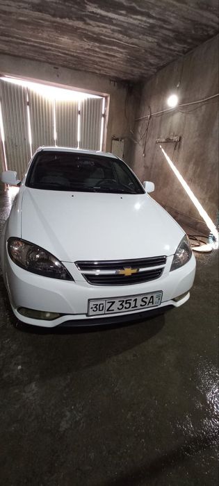 Gentra 2019 mexanika. Zavod metan. Oldi krelo va orqa karniz petno bor