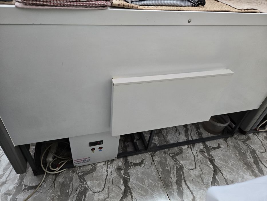 Продам витриные холодильники