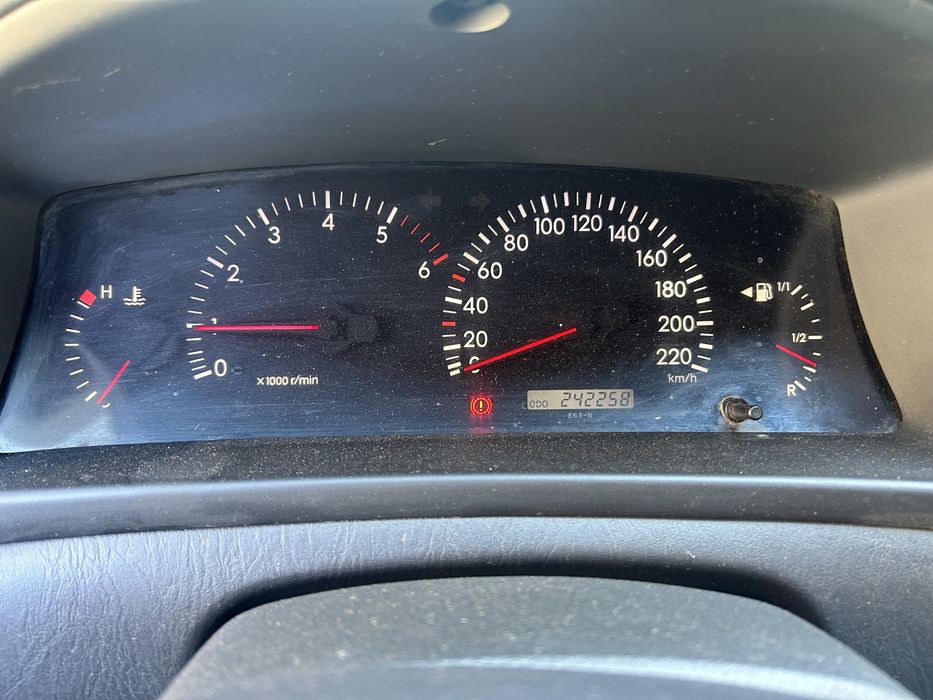 korola verso 2,0d4d 90ks na chasti/Тойта корола 2.0d4d 90кс на части