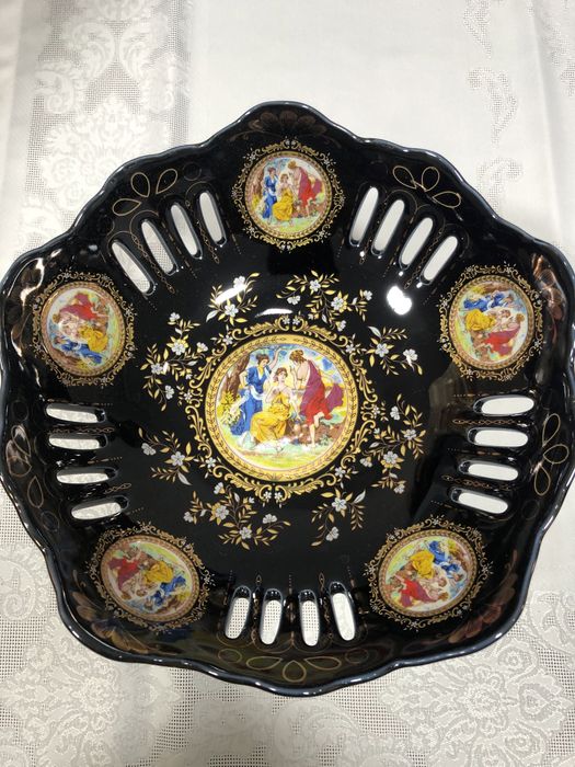 Продаётся ваза для фруктов оригинал Мадонна