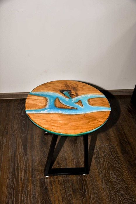 Masă de cafea lemn+rasină epoxidică-handmade,unicat.