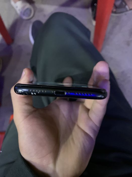 Sotiladi Iphone xr