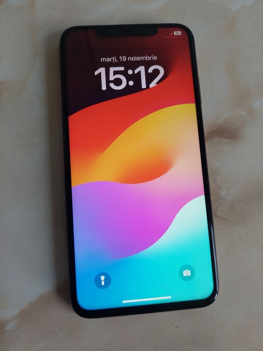 Vând iPhone Xs Max Rose de 256GB, cu probleme la baterie //poze reale