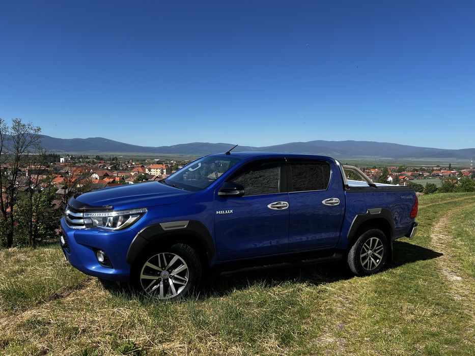 Toyota Hilux  Invincible