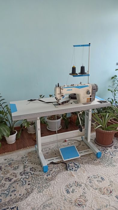 Швейная машина Jack