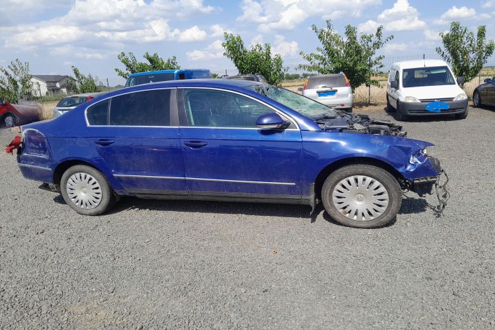 Lampa / Tripla stop dreapta pe aripa Volkswagen VW Passat B6