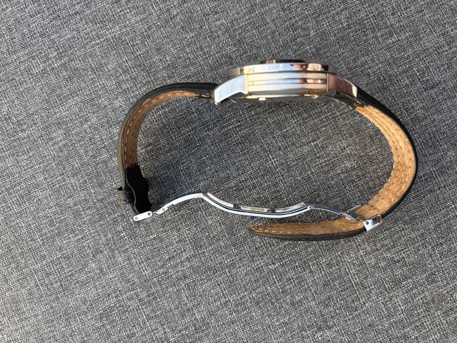 Tissot PRS 200 Chronograph – cadran negru rar, ace galbene, brățară sport, stare foarte bună