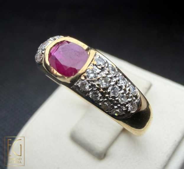 Inel din aur, decorat cu rubin și diamante