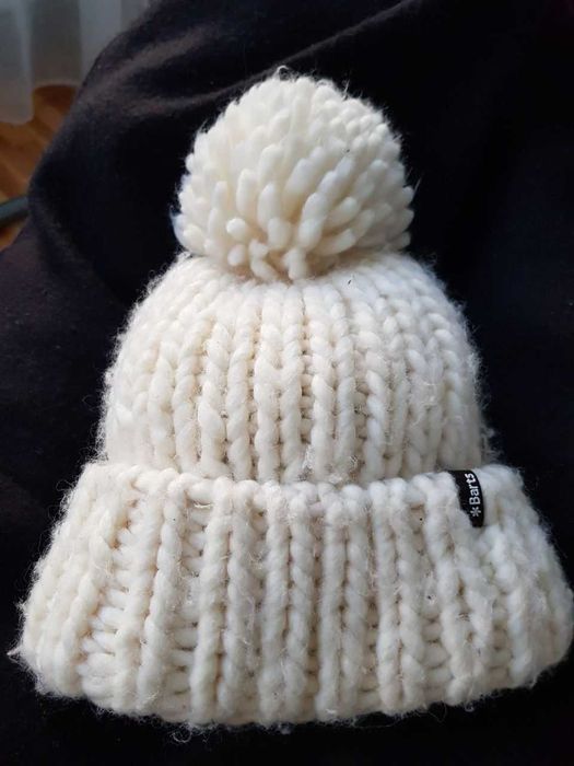 Caciula alba Barts Deluxe + fular lung alb