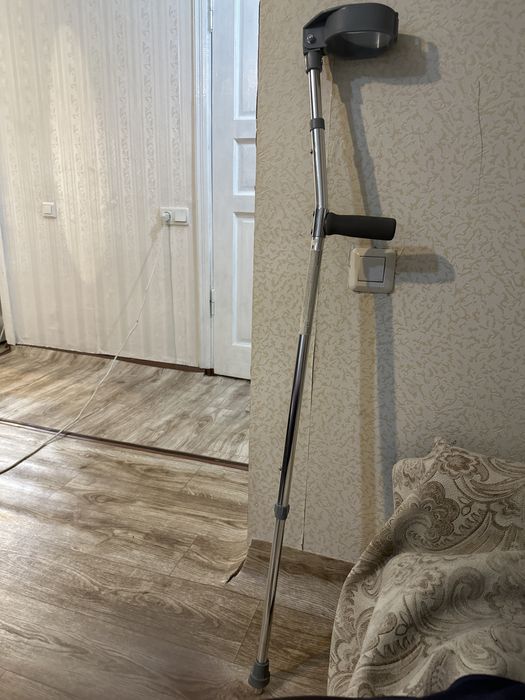 Костыль 1 штука.