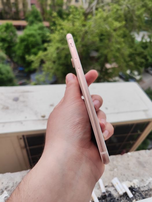 iPhone 8 Plus 64 GB Gold zor sostoyaniya arzon narxda