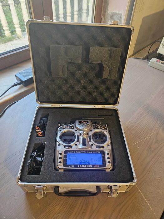 Radiocomandă FrSky Taranis X9D Completă, Cutie Aluminiu,Acumulator,Încărcător,Curea (nouă)