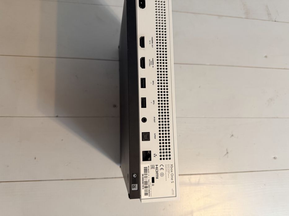 Xbox One S + volan dedicat + games
