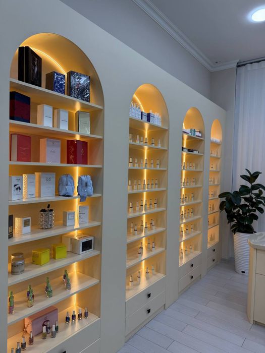 Продается шкаф для салона красоты ( мебель для салона красоты)