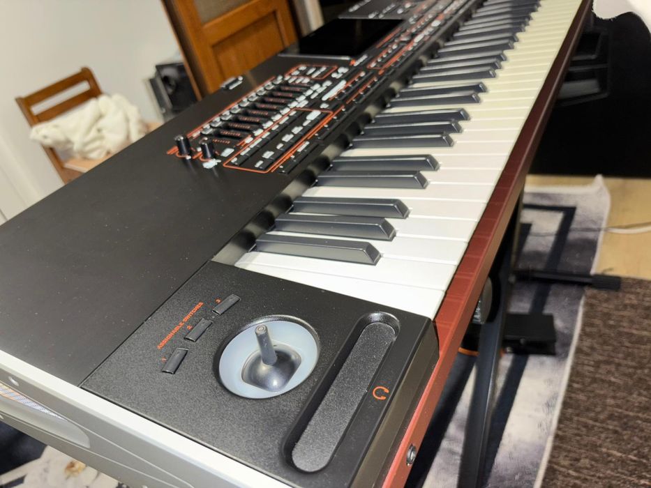 Korg pa4x 76 key ca nou