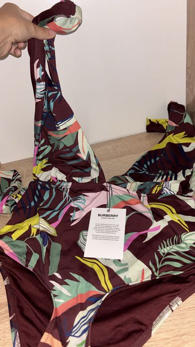 Costum de baie Burberry tropical fantasy nou